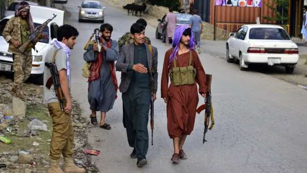 ஆப்கனில் ஒரே பரபரப்பு... 3 மாவட்டங்களை கைப்பற்றிய உள்ளூர் கிளர்ச்சியாளர்கள்.. பீதியில் உறைந்த மக்கள்