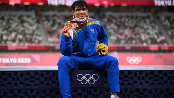 கிராமத்தில் ஸ்டேடியம் இல்லை.. மகன் பயிற்சி பெற தினமும் 16 கி.மீ பயணம் செய்வான்..நீரஜ் தந்தை உருக்கம்