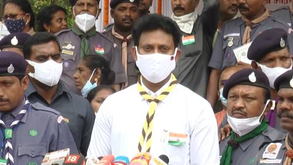 பள்ளித் திறப்புக்கு முன்பாக.. ஆசிரியர்கள் அனைவருக்கும் கொரோனா தடுப்பூசி.. அமைச்சர்