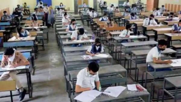 நீட் தேர்வு ஒத்திவைப்பு இல்லை - அறிவித்தபடி செப்.12-ல் நடைபெறும்: உச்சநீதிமன்றம் திட்டவட்டம்!!