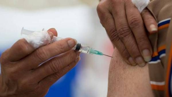 முதல் டோஸ் ஒரு வேக்சின்.. 2வது டோஸ் வேறு வேக்சின்.. வேலூர் சிஎம்சியில் சோதனை.. DCGI திட்டம்?!