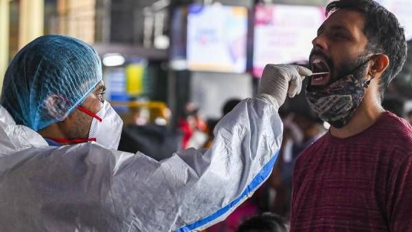 அருமையான முன்னேற்றம்.. வெகுவாக குறைந்த ஆக்டிவ் கேஸ்கள் .. தமிழ்நாட்டில் இன்றைய கொரோனா நிலவரம்?