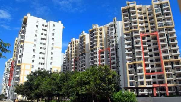 தமிழகத்தில் கட்டிடங்களுக்கு புதிய வழிகாட்டி மதிப்பு.. சென்னைக்கு 20% , நகராட்சிகளுக்கு 5 % உயர்வு