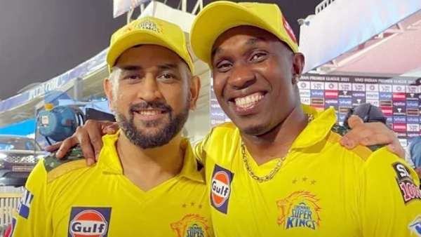 சி.எஸ்.கே.வுக்கு வெற்றியை பரிசளித்த 'ஸ்லோ பால் ஸ்பெஷலிஸ்ட்' பிராவோ.. சகோதரர் என தோனி புகழாரம்!