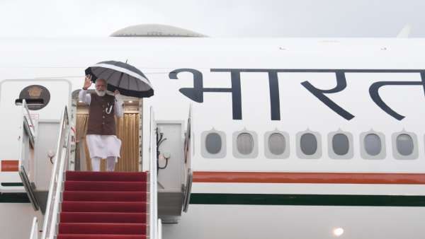 எங்கேயும் நிற்காத 