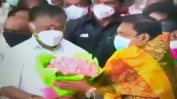 எடப்பாடி பழனிசாமி, ஓபிஎஸ் பதவிக்கு சிக்கல்?.. ஹைகோர்ட்டில் மனு தாக்கல்.. அதிமுகவில் பரபரப்பு..!