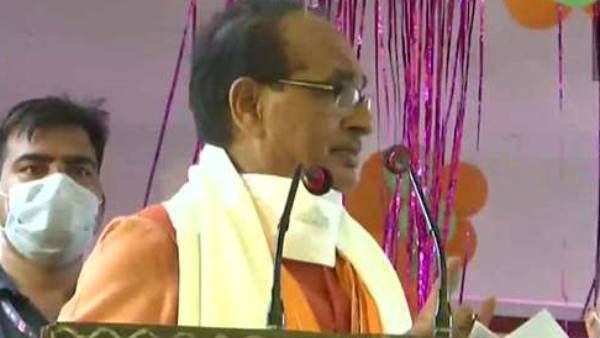 'முதல்வன்' பட பாணியில்.. ஊழல் அதிகாரிகள் மேடையில் வைத்து சஸ்பெண்ட்.. அதிரடி காட்டிய ம.பி முதல்வர்