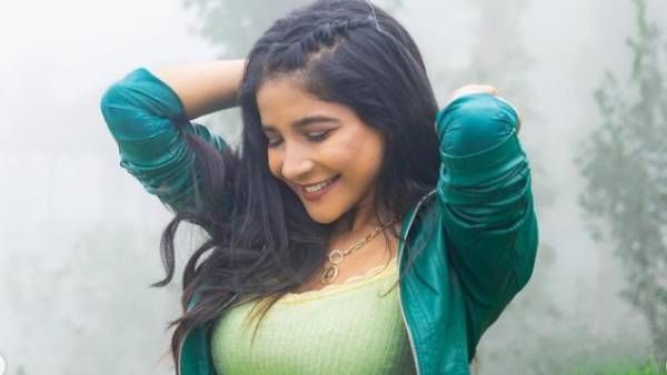 குளிரால் குனிந்த சாக்ஷி...குளிர்ந்து போன ரசிகர்கள்