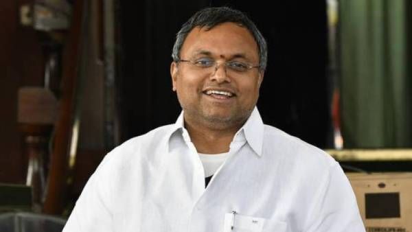 கோச்சிங் கிளாஸ் என்பது மிரட்டி பணம் பறிக்கும் தொழிலாக மாறிவிட்டது.. Byjusஐ சாடிய கார்த்தி சிதம்பரம்