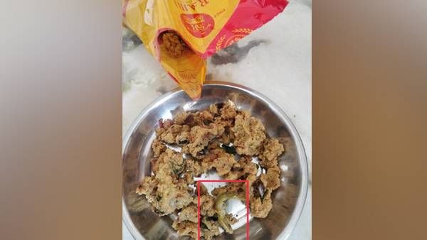 பக்கோடோவில் எண்ணெய்யில் பொறித்த பல்லி.. ஸ்வீட் கடைக்குள் நுழைந்த அதிகாரிகள்.. நெல்லையில் பரபரப்பு