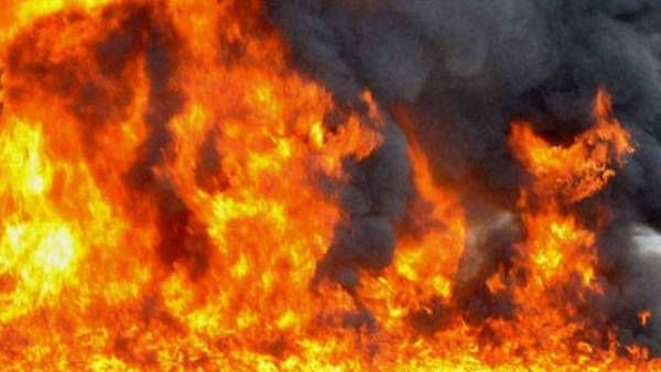 மனைவியை கொல்ல.. மனித வெடிகுண்டாக மாறிய கணவன்... நடந்த விபரீதம்.. மிரண்டு போன போலீஸ்