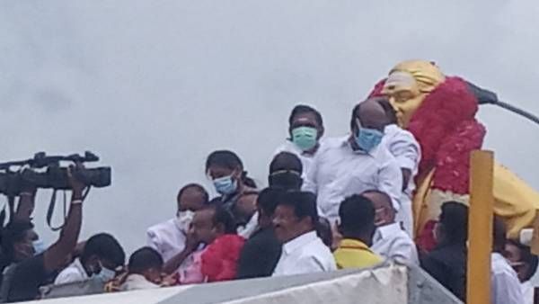 பசும்பொன்னில் ஆப்சென்ட்..! தேவர் சிலைக்கு இபிஎஸ் சென்னையில் மரியாதை செலுத்தியதன் பின்னணி