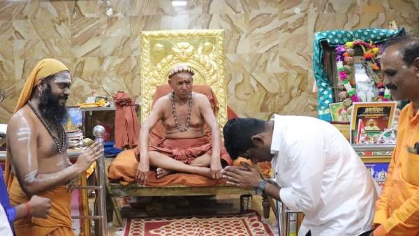 மதுரை ஆதீனம் ஹரிஹர தேசிக சுவாமிகளிடம் ஆசீர்வாதம் வாங்கிய பாஜக தலைவர் அண்ணாமலை!