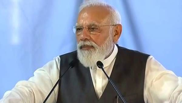 100 கோடி தடுப்பூசி செலுத்தி இந்தியா சாதனை.. பிரதமர் மோடிக்கு உலக சுகாதார அமைப்பு பாராட்டு!