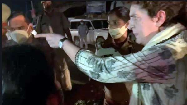 லக்கிம்பூர் கலவரம் : உயிரிழந்த விவசாயி வீட்டுக்கு செல்ல முயன்ற பிரியங்கா காந்தி கைது