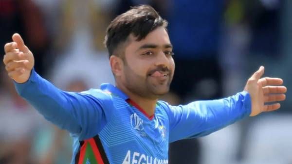 பாகிஸ்தான்-ஆப்கானிஸ்தான் இன்று மோதல்: அடிதடி வேண்டாம் ரசிகர்களே அமைதியாக இருங்க- ரஷீத் கான் உருக்கம்