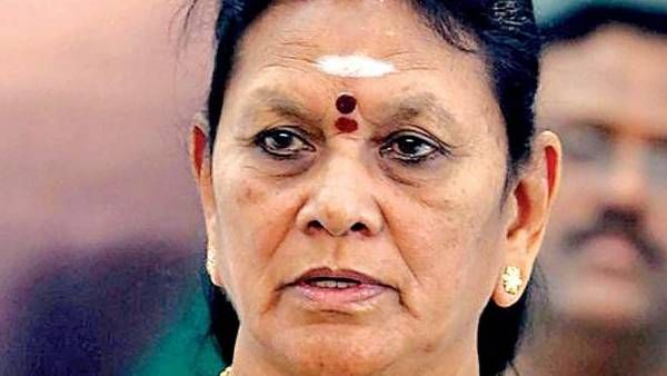 வேலை வாங்கி தருவதாக பண மோசடி.. அதிமுக முன்னாள் அமைச்சர் சரோஜா மீது அதிரடி வழக்குப் பதிவு