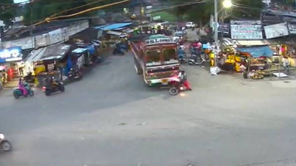 இரண்டு சாலை விபத்து, இரண்டு பேர் மரணம்.. பதைபதைக்க வைக்கும் இரண்டு சிசிடிவி காட்சிகள்