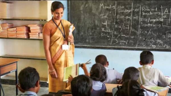தமிழக அரசின் அசத்தல் அறிவிப்பு! பள்ளி ஆசிரியர் நியமனத்தின்.. வயது உச்ச வரம்பில் தளர்வுகள் அறிவிப்பு