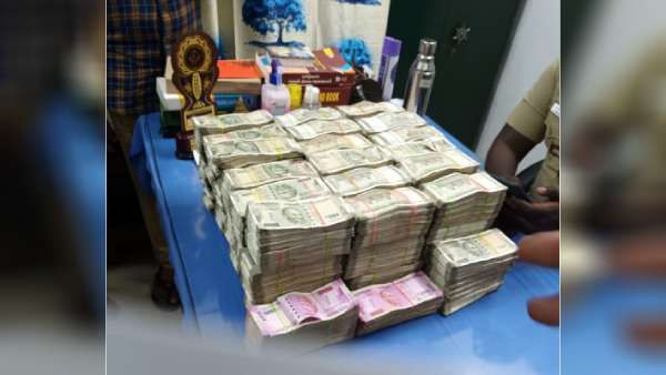 கொடுங்கையூரில் வாகன சோதனையில் ரூ 1.54 கோடி பணம் பறிமுதல்.. போலீஸார் விசாரணை