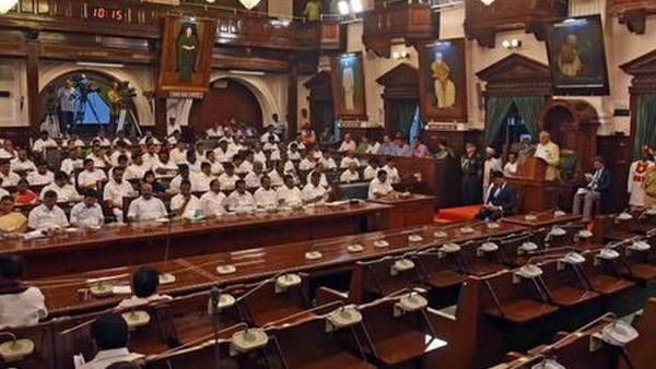 தமிழகத்தில் மீண்டும் சட்ட மேலவை... சட்ட வல்லுநர்களுடன் தீவிர ஆலோசனை- ஜனவரியில் மசோதா தாக்கல்?