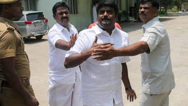 குட்கா விற்க லஞ்சம், கொரோனா உபகரண முறைகேடு.. இப்போது சொத்து குவிப்பு.. வசமாக சிக்கிய விஜயபாஸ்கர்