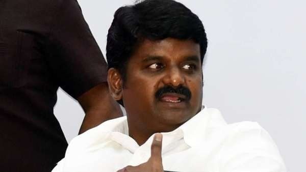 தள்ளு வண்டி,தண்ணீர் வெடி- கருணாநிதி, விஜயகாந்தை விமர்சித்து ஜெ.விடம் அமைச்சர் பதவி பெற்ற விஜயபாஸ்கர்