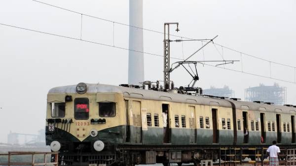 ரயில் பயணிகள் கவனத்திற்கு... ரயில்கள் வழக்கம் போல் இயங்கும்... கோட்ட ரயில்வே மேலாளர் தகவல்..!