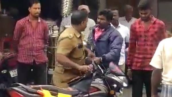 என்னா அடி.. கன்னத்தில் அறைந்த போலீஸை.. திருப்பி அடித்த இளைஞர்.. தூக்கிய போலீஸ்.. பரபர வாணியம்பாடி