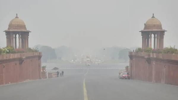 3வது நாளாக மோசமான நிலையில் காற்றின் தரம்.. சுவாசிக்க திணறும் டெல்லி மக்கள்.. மருத்துவர்கள் வார்னிங்