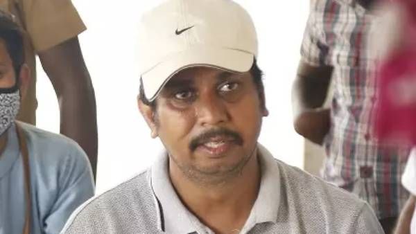 நடிகர் சூர்யா மீது அப்பா சிவகுமார் கடும் கோபம்? ஜெய்பீம் பட விவகாரத்தில் தலையிடாததன் பரபர பின்னணி!