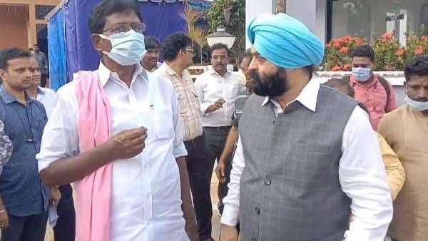 எங்க ஊர்ல வந்து, எங்களை கூப்பிடாம விழா நடத்துவீங்களா? மேடையேறி செம டோஸ் விட்ட பழனிமாணிக்கம்