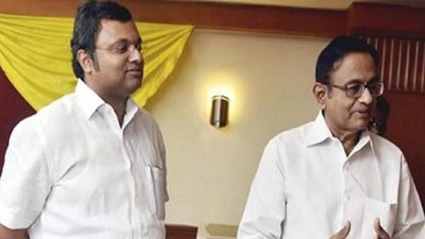 ஏர்செல் மேக்சிஸ் வழக்கு- ப.சிதம்பரம், கார்த்தி சிதம்பரம் டிச.20ல் ஆஜராக டெல்லி நீதிமன்றம் சம்மன்