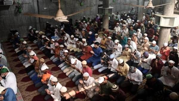 'இதுதான் இந்தியா'.. முஸ்லிம்கள் தொழுகை செய்வதற்காக 5 குருத்வாராக்களை வழங்கிய சீக்கியர்கள்.. செம!