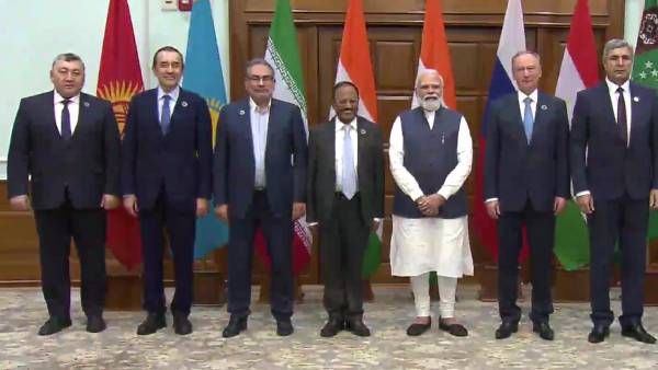 ஆப்கான் தீவிரவாதிகளின் புகலிடமாக கூடாது- 8 நாடுகள் மாநாடு வலியுறுத்தல்- பாக்,சீனா ஆப்சென்ட்!