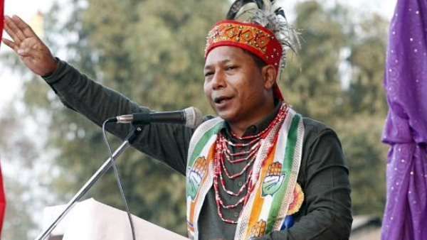 மேகாலயாவில் காங்கிரஸ் கட்சிக்கு பின்னடைவு.. முகுல் சங்மா உள்பட 12 எம்எல்ஏக்கள் திரிணமூலில் ஐக்கியம்