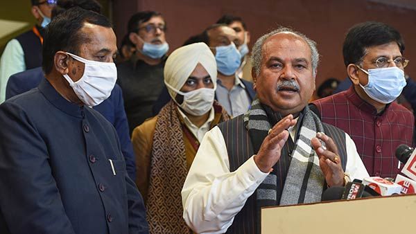 நாடாளுமன்றம்: முதல் நாளிலேயே விவசாய சட்டங்கள் ரத்து மசோதா தாக்கல்-மத்திய அமைச்சர் நரேந்திரசிங் தோமர்