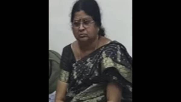 லஞ்ச ஒழிப்பு சோதனை.. ஓசூரில் பெண் அதிகாரி வீட்டில் கட்டுக்கட்டாக ரூ.2.27 கோடி பணம் சிக்கியது!