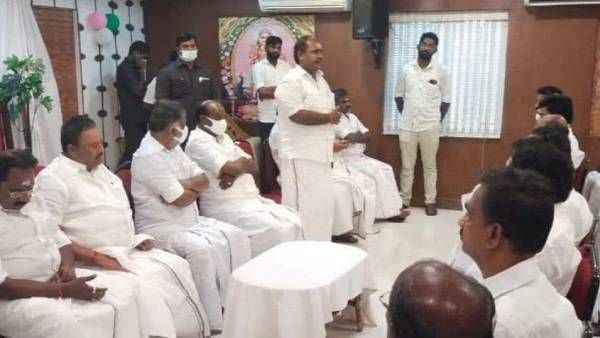 மதுரையில் ஆதரவாளர்களுடன் திடீர் மீட்டிங்! என்ன செய்யப் போகிறார் ஓபிஎஸ்?