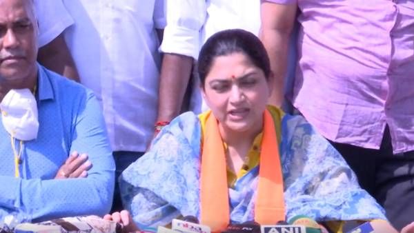 பாலிடிக்ஸ்ல நிறைய இருக்குங்க.. ஜெய் பீம் குறித்தும் சூர்யா குறித்தும் குஷ்பு பேசியது இதுதான்!