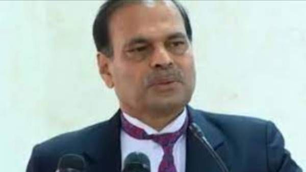 அலகாபாத் உயர்நீதிமன்ற நீதிபதி முனீஸ்வர்நாத் பண்டாரியை சென்னை ஹைகோர்டுக்கு மாற்ற ஜனாதிபதி ஒப்புதல்