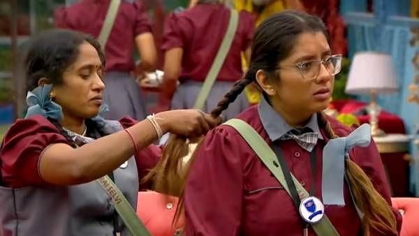 கமல் வாய்ப்பு கொடுத்தும் தாமரையை பற்றி பேசாத பிரியங்கா...டாஸ்க்கில் இப்படி அடுக்குகிறாரே