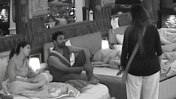 முகத்துக்கு நேராக ராஜூவிடம் கேள்வி கேட்ட பிரியங்கா..பாவனியிடம் பற்ற வைக்கலாமா??