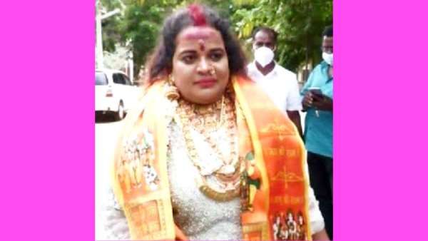 ஞாபகம் இருக்கா ஸ்ரீபவித்ராவை.. கிலோ கணக்கில் நகை.. லிப்ஸ்டிக், ஹை ஹீல்ஸ், கதிகலங்கிய பட்டுக்கோட்டை