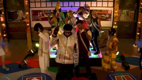 மின்னும் விளக்கில் ஜொலிக்கும் போட்டியாளர்கள்...கொண்டாட்டத்தை தொடங்கிய பிக் பாஸ்