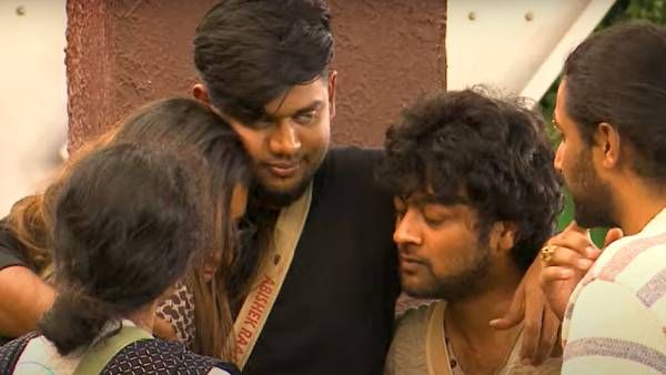 இப்பதான் க்ளோஸ் ஆக நினைத்தேன் அதுக்குள்ள வந்துட்டியா?? முகத்துக்கு நேராக அபிஷேக்கை கலாய்த்த ராஜு