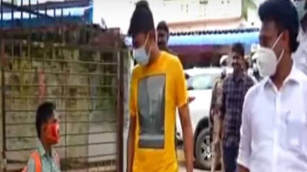 உதயநிதியை ஏற இறங்க பார்த்த சிறுவன்.. அன்பில் மகேஷுக்கு கண்டனம் தெரிவித்த திமுக 