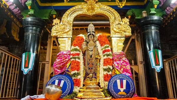 ஸ்ரீரங்கம் வைகுண்ட ஏகாதசி 2021 - மோகினியாக அருள்பாலித்த நம்பெருமாள் - நாளை சொர்க்கவாசல் திறப்பு