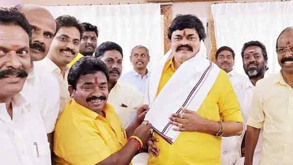 விசாரணைக்கு வருகிறேன்! நாட்டுக்கோழி தருவீங்களா! போலீஸாரிடம் அதிமுக Ex எம்.எல்.ஏ.ராஜவர்மன் குசும்பு!