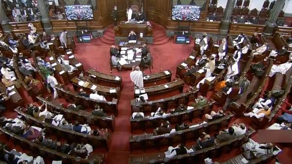 தேர்தல் சீர்திருத்த மசோதா:ராஜ்யசபாவிலும் எதிர்க்கட்சிகளின் கடும் எதிர்ப்புகளுக்கு இடையே நிறைவேற்றம்!